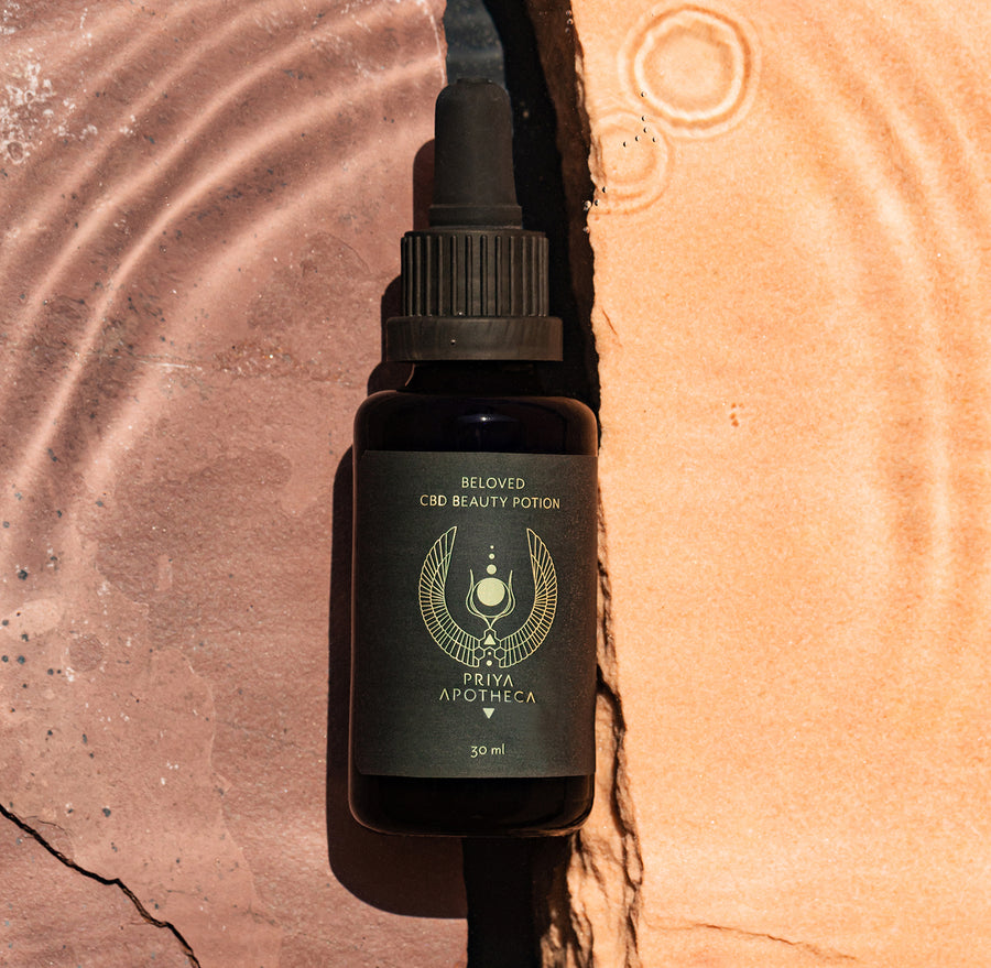 A harmonizing blend of hemp CBD and top revered adaptogens Schizandra, Burdock, Goji, He Shu Wu, and Cacao, these powerful plant allies are called "shen" tonics in traditional Chinese medicine.